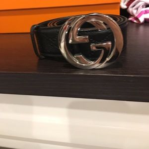 Men's Gucci Belt contact me for additional pics