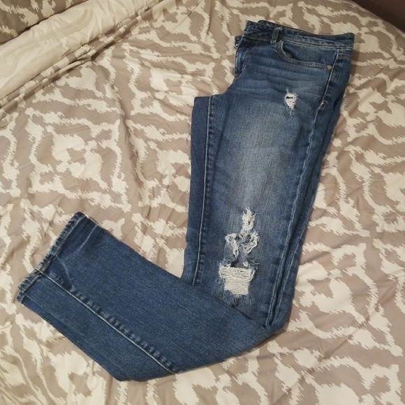 Distressed American Eagle Jeans - Picture 4 of 8