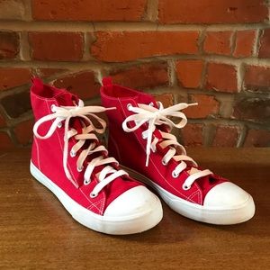 Mossimo (converse style) High Tops in Cherry Red