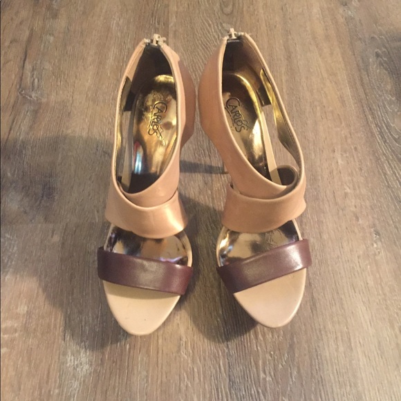 Carlos Zip Back Platform Heels - Picture 2 of 4