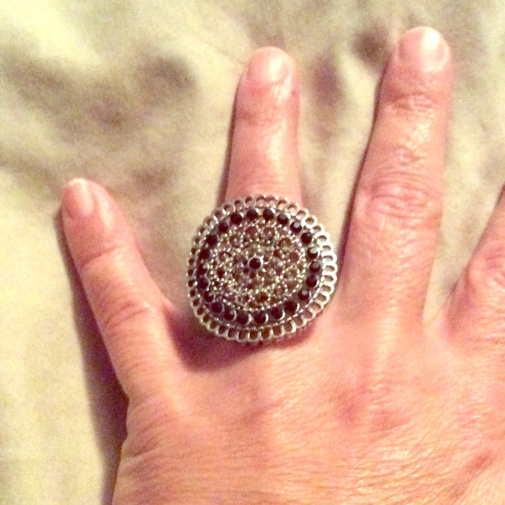 Costume Jewelry Size 8 stretch band ring