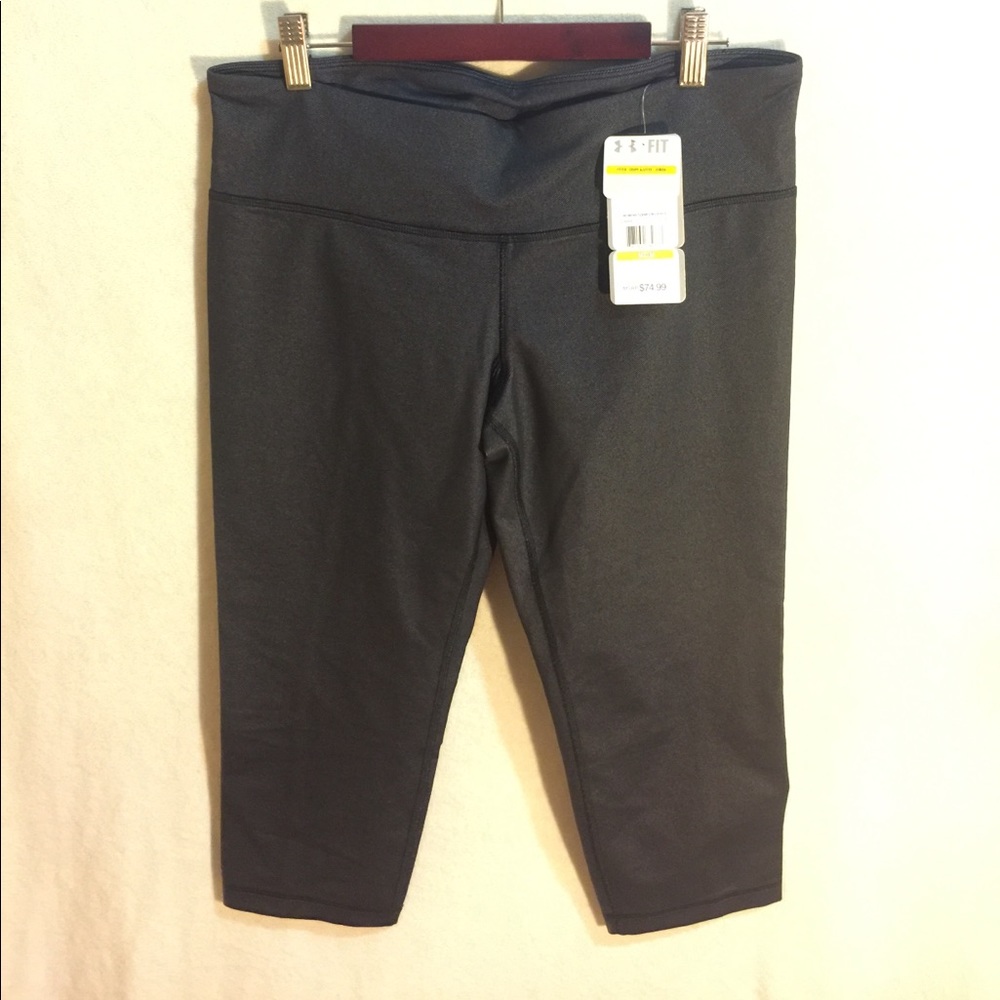 NWT! Under armor cropped leggings.