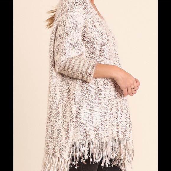 Chunky Knit Sweater w/Fringes - Picture 3 of 5