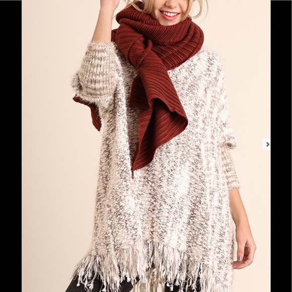 Chunky Knit Sweater w/Fringes - Picture 4 of 5