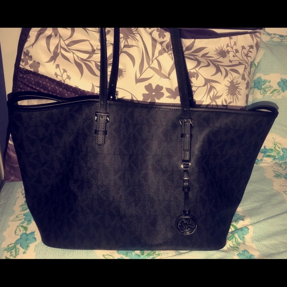 Michael Kors Jet Set Tote