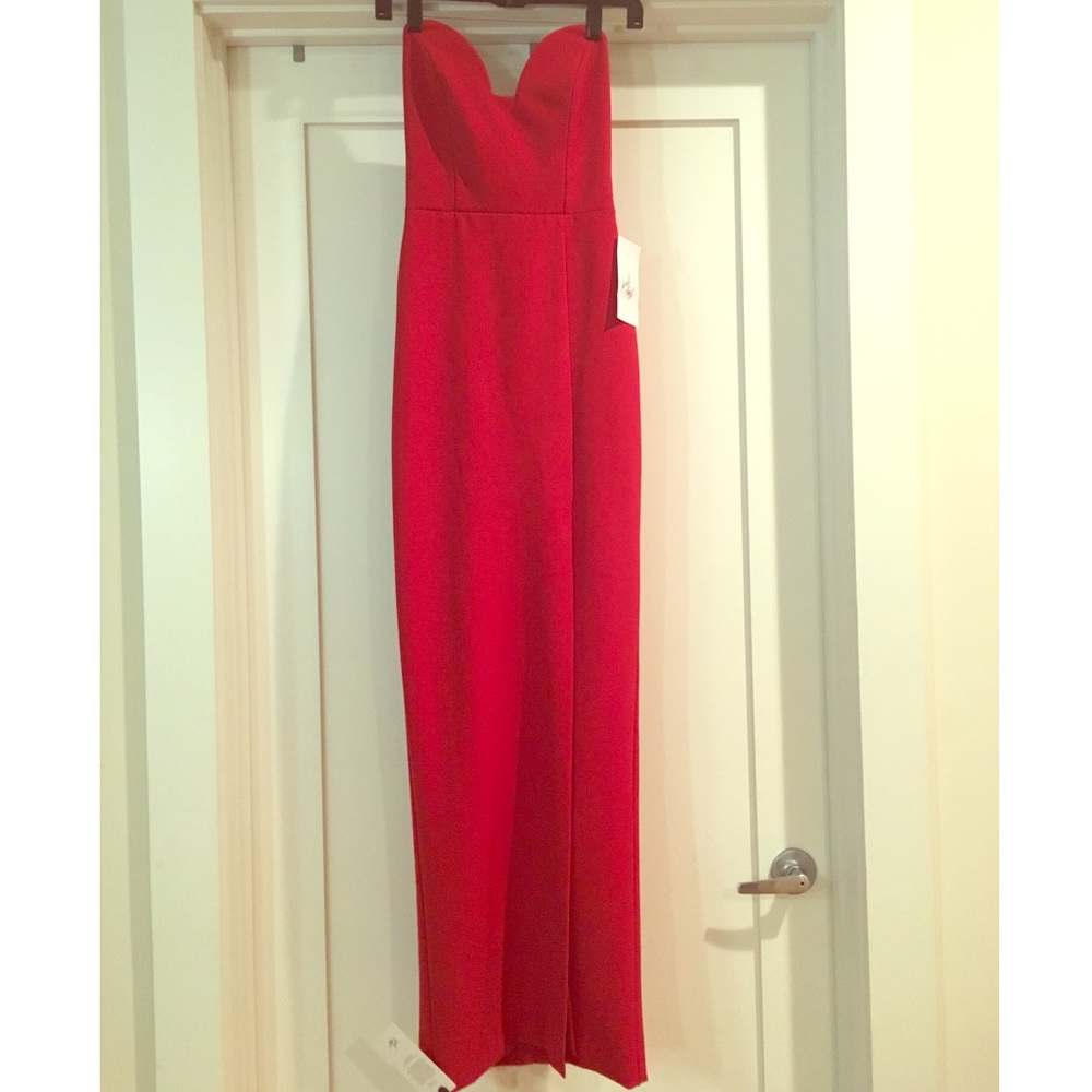 Nicole Miller - Strapless Sweetheart Gown in Red