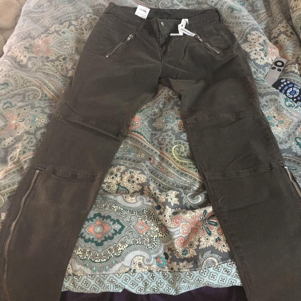NWT JBrand cargo skinny jeans size 29