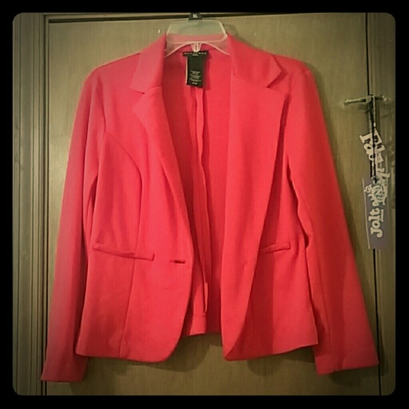 Red jacket - Picture 1 of 1