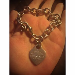 • Authentic Tiffany&Co Heart Bracelet •