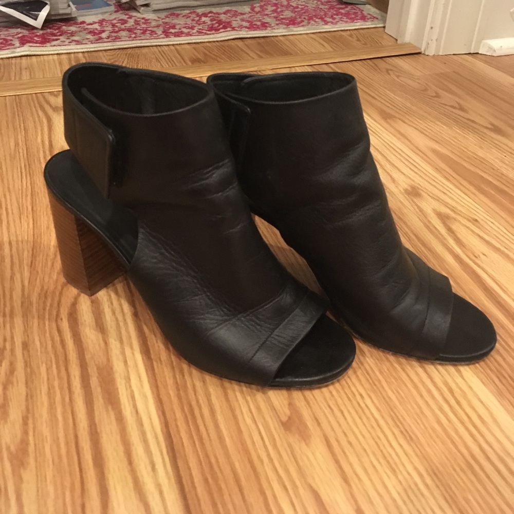 Vince Faye Covered City Sandals