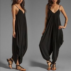 Black maxi jumpsuit. Super cute 🖤💀