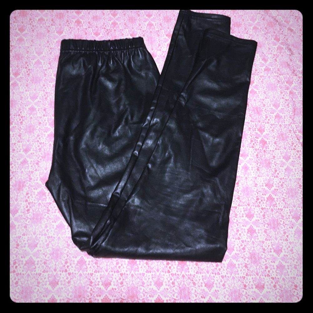 Faux leather black leggings