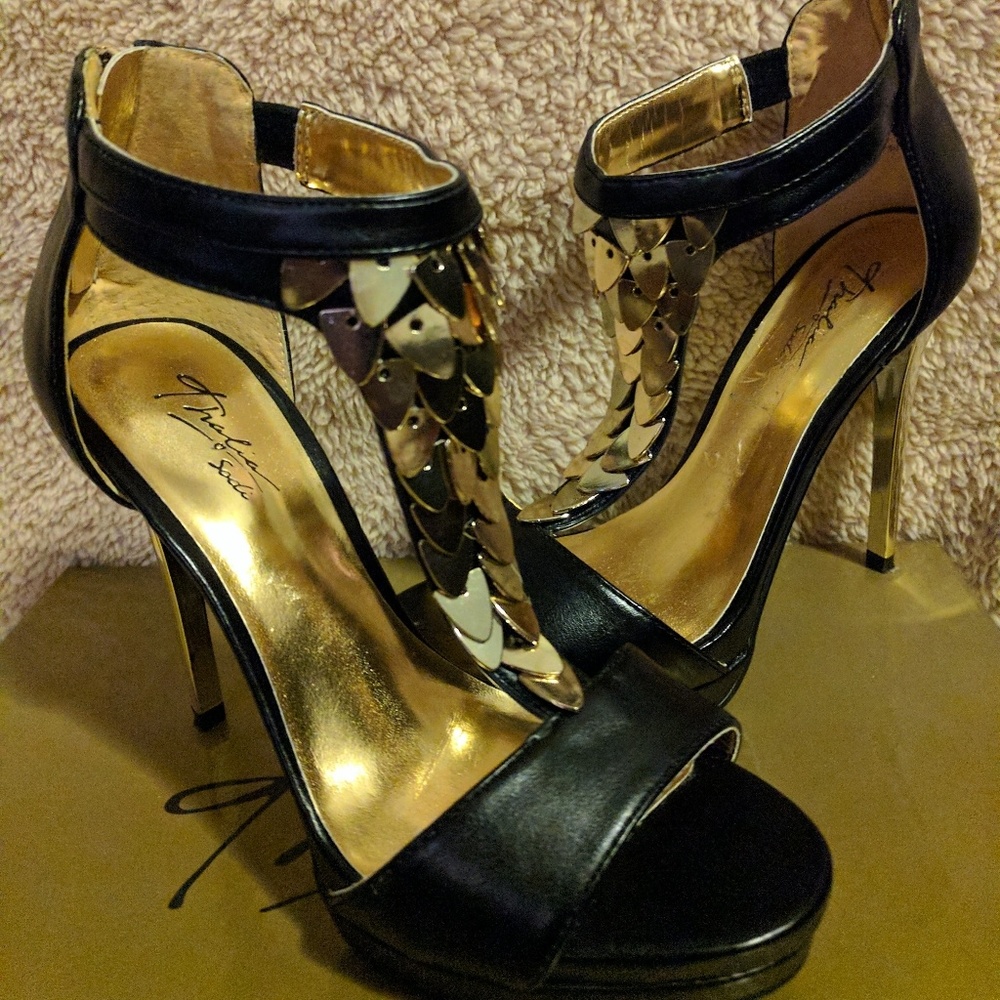 Black & Gold Leather Thalia Sodi