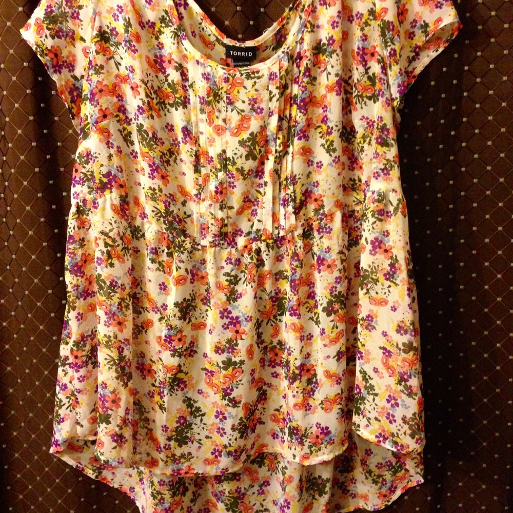 Torrid Hi-Low Floral Baby Doll Blouse Sz 2