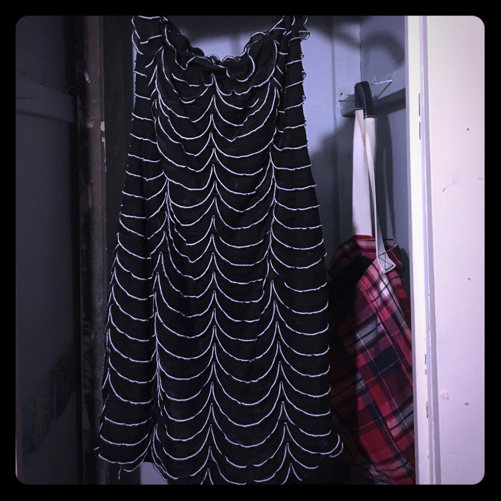 Black w/ white trim strapless mini