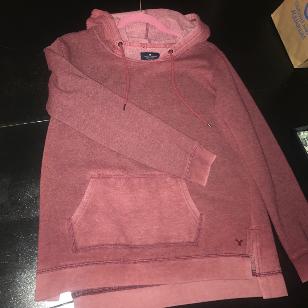 Maroon American eagle sweatshirt