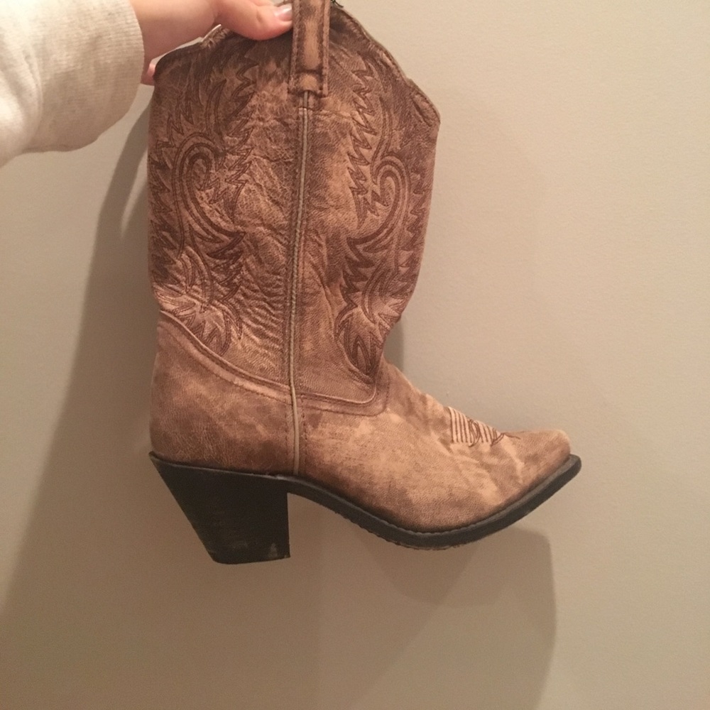 Embroidered cowboy boots from Nashville