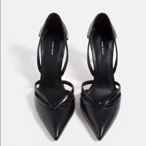 Black heel shoes