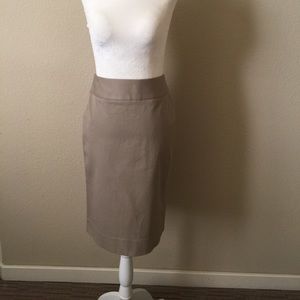 Banana Republic Pencil Skirt - Size 0. Khaki.