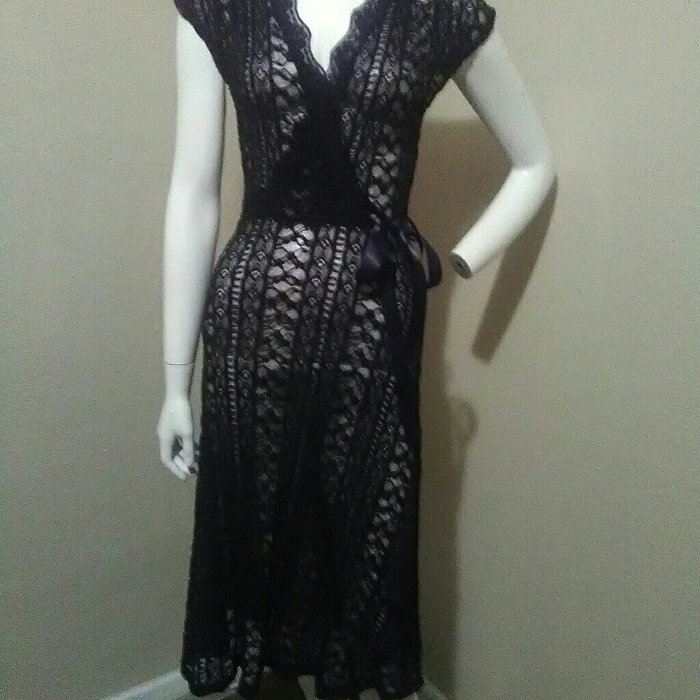 Black lace négligé