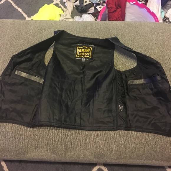 Leather biker vest - Picture 2 of 4