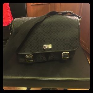 Coach Signature - Small Messenger Bag