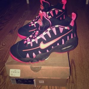 2012 Nike Aimax NM black and pink