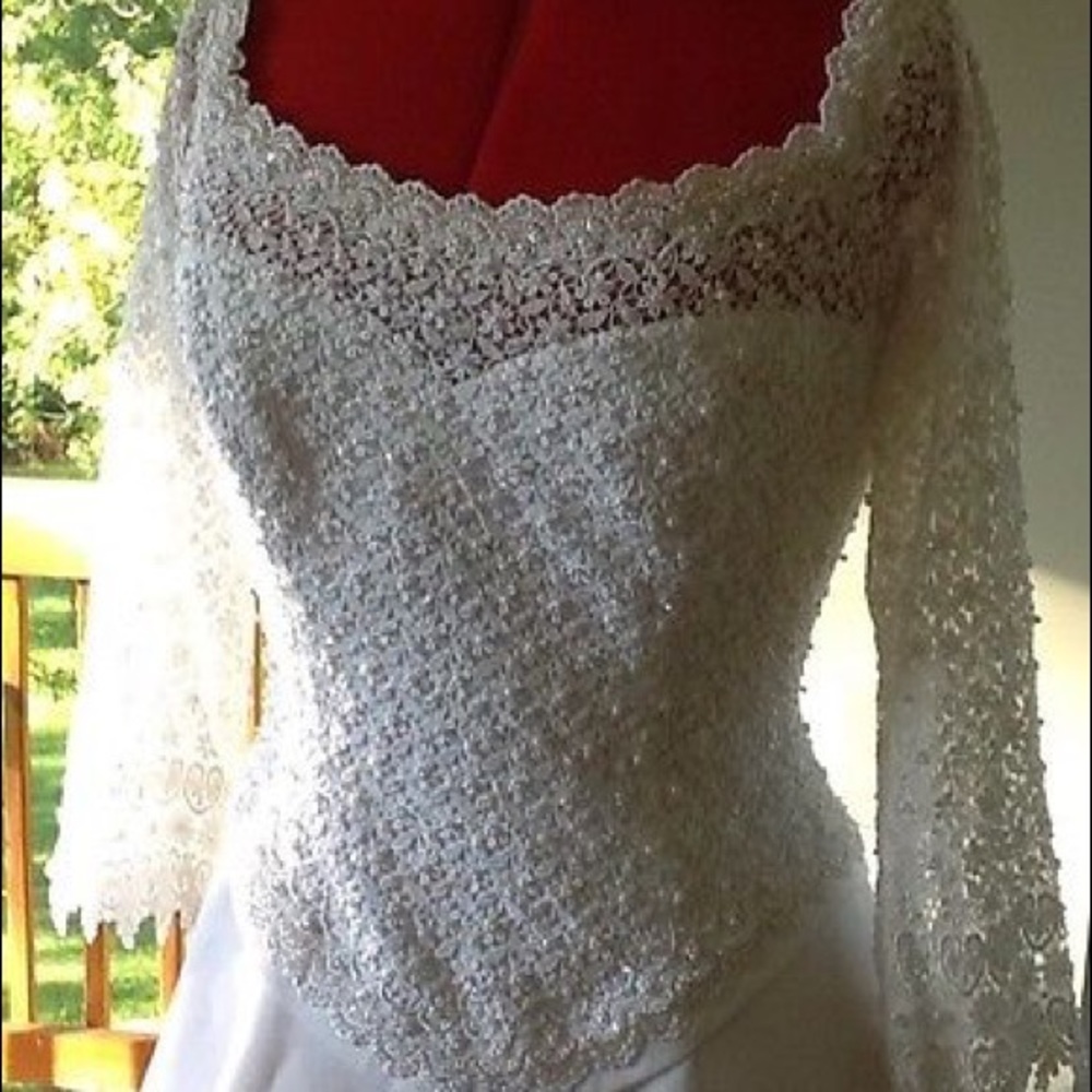 Wedding gown