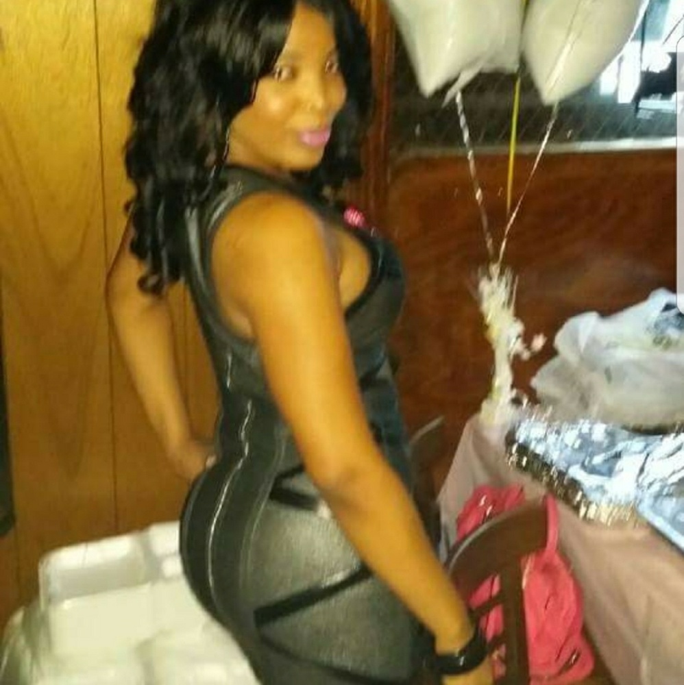 Dress - Picture 3 of 3