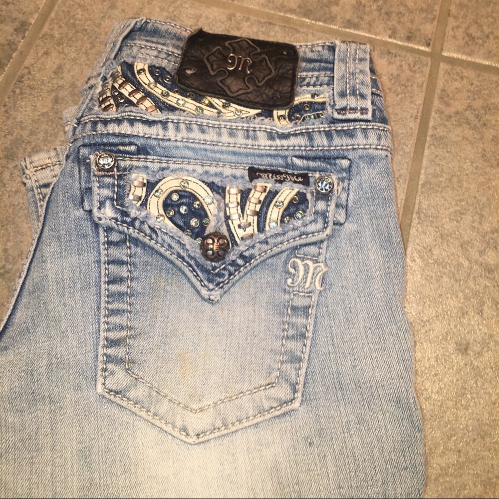 Size 27 "Miss Me" Boot Cut Jeans!
