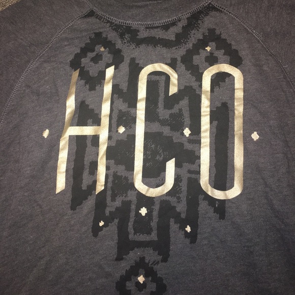 Hollister sweater - Picture 2 of 4