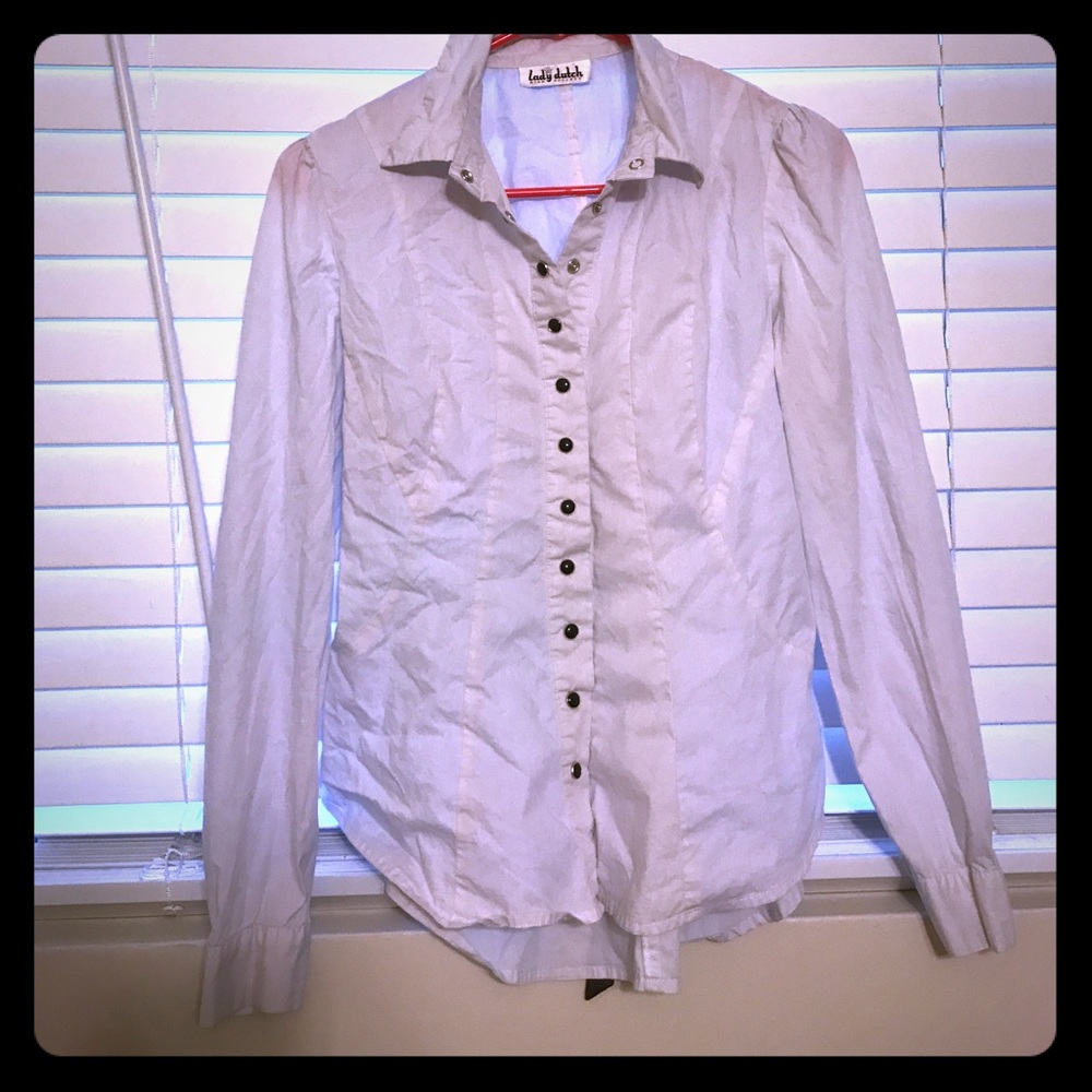 Chic button down shirt