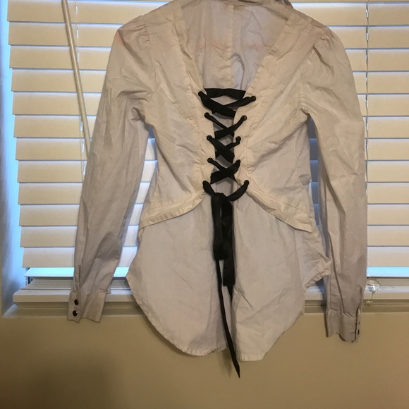 Chic button down shirt - Picture 2 of 2