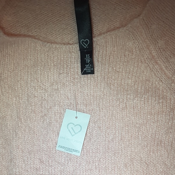 Live,Love, Dream sweater. Size XS light pink blush - Picture 2 of 3