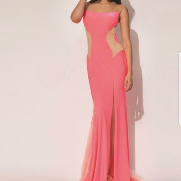 Dress - Picture 2 of 2