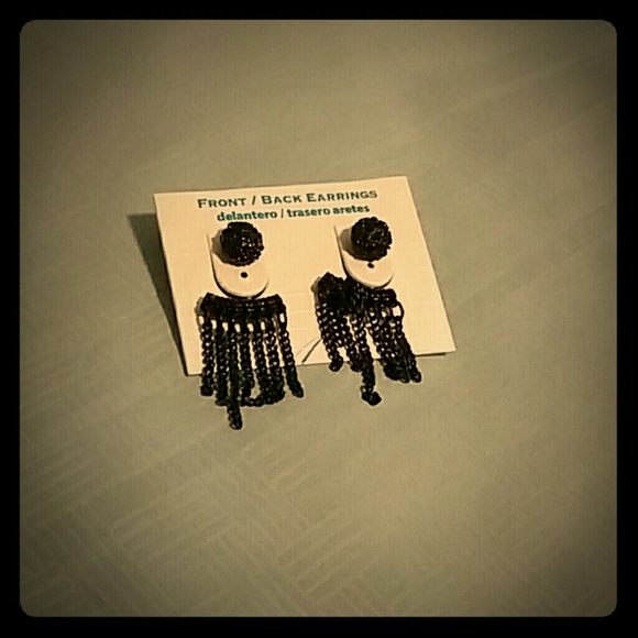 Earrings - Picture 1 of 1
