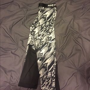 Nike pro capri