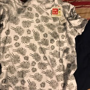 kaws x peanuts size medium