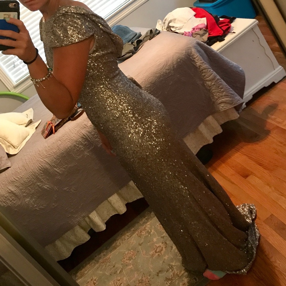 NWT open back dress 🖤