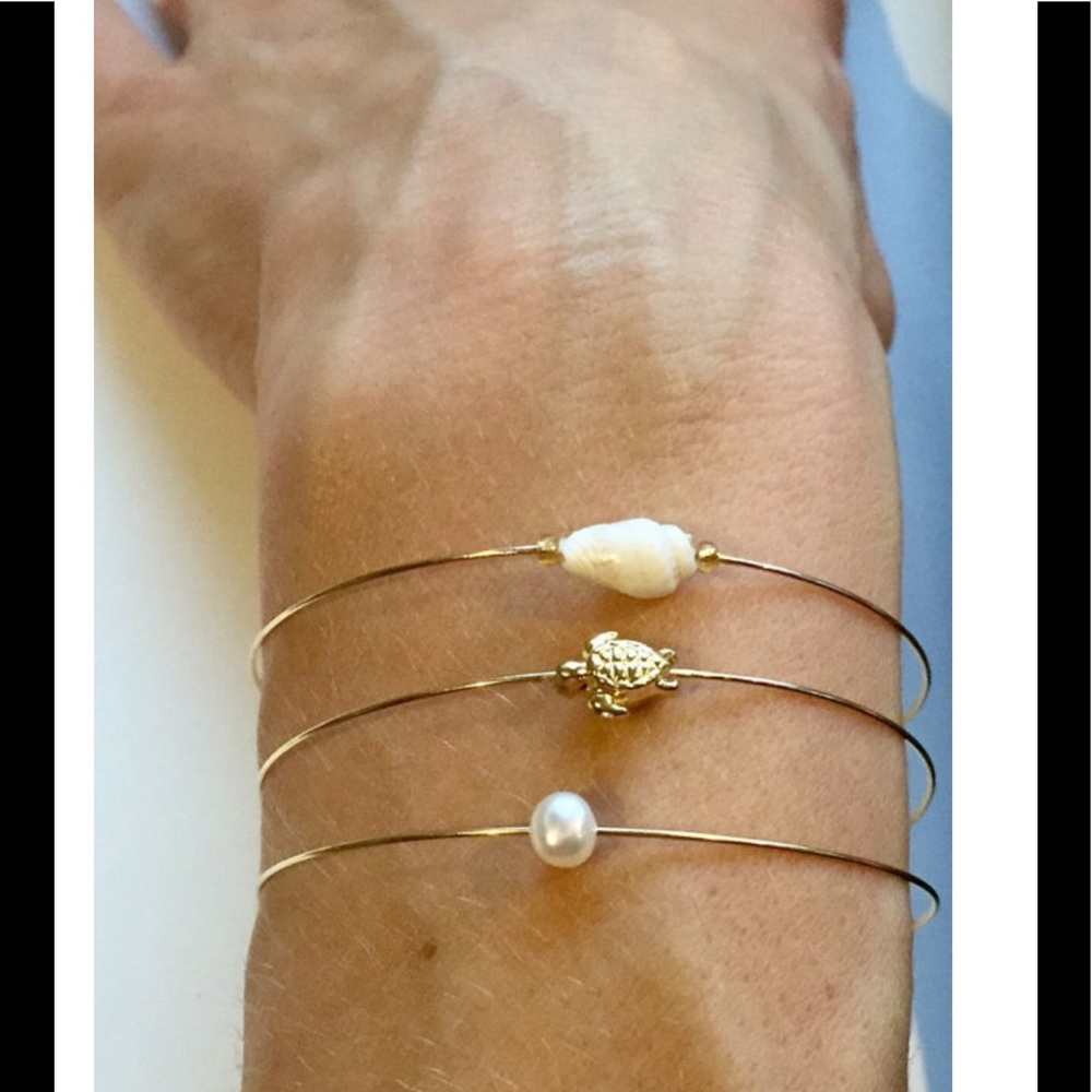 Adjustable gold bracelet set/trio