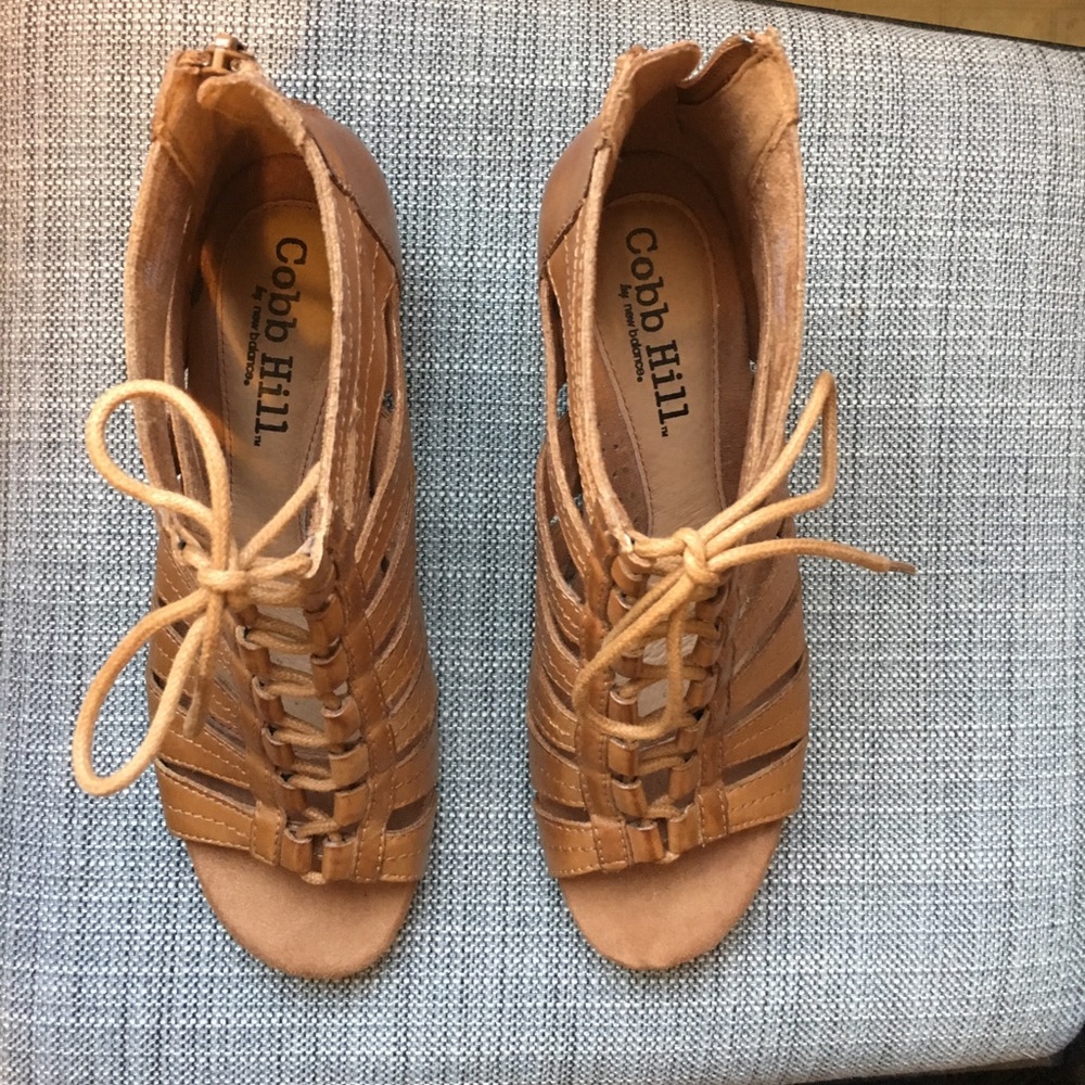 Lace up sandals with zipper in back