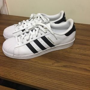 Adidas superstars