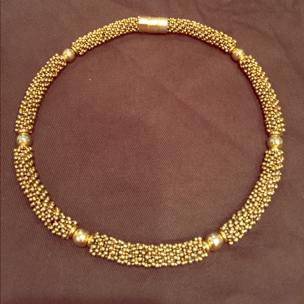 Gold plated Beaded Necklace with Magnetic closure