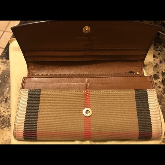Burberry continental wallet - Picture 3 of 4