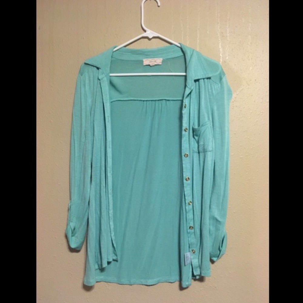 Mint 3/4 sleeve button up shirt