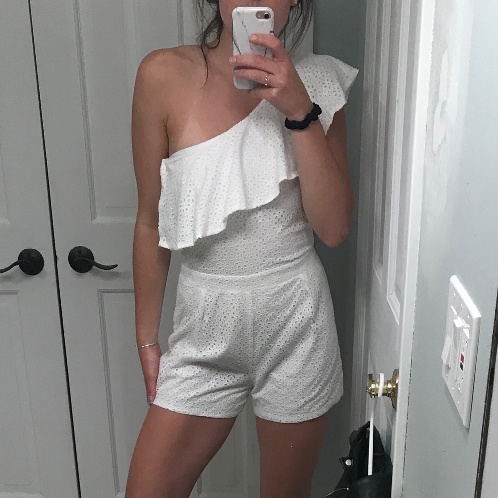 Eyelet romper