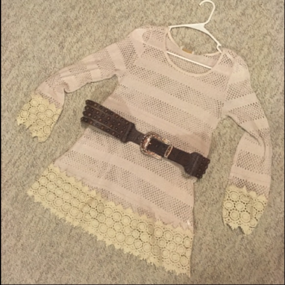 Cute little cream crochet looking tunic