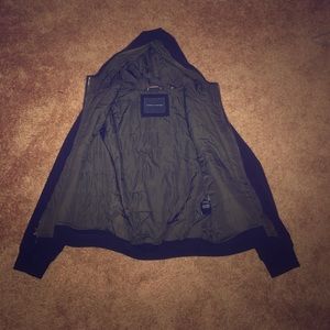 I am selling a tommy hilfigure jacket.