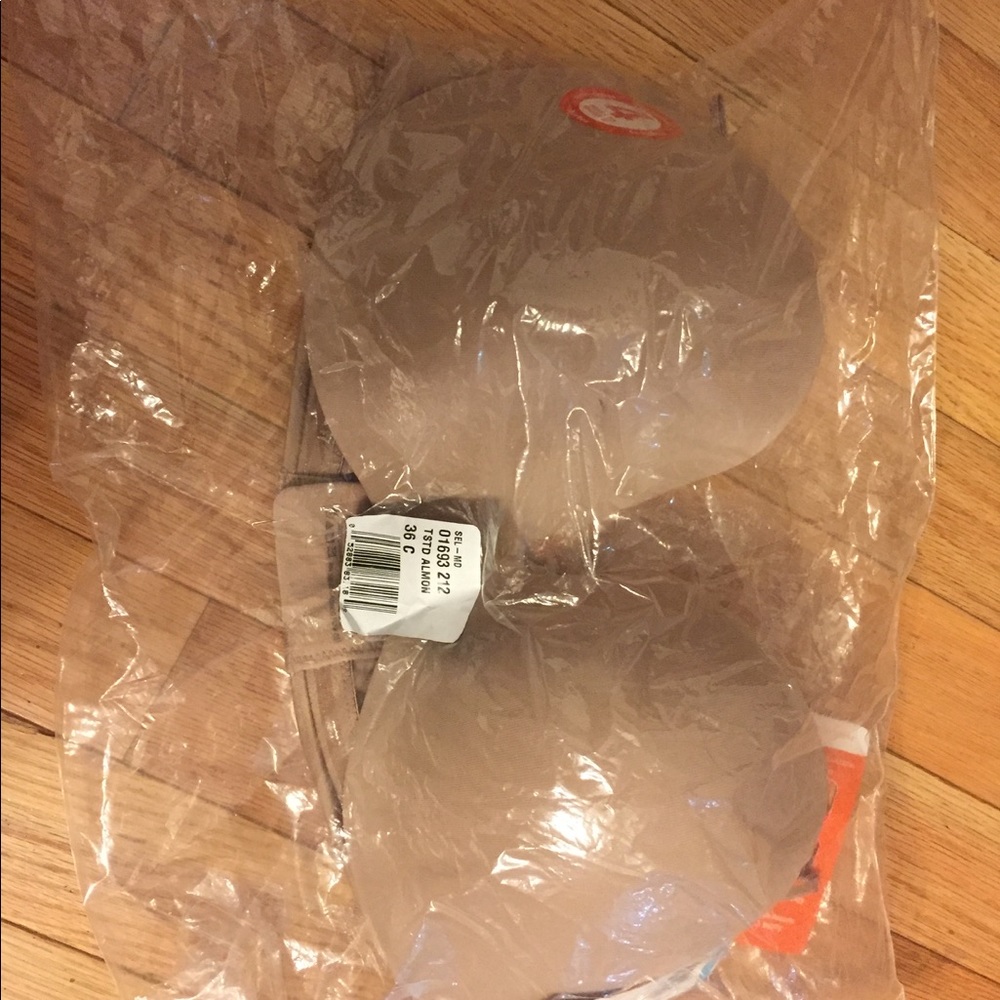 warner's bra (strapless -4 ways to wear)