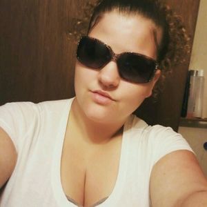 Meet your Posher, Alissa